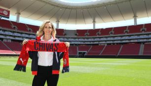 Nelly Simón durante su presentación Gerente Deportivo de Chivas Femenil