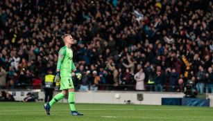 Ter Stegen abandona el campo tras un juego con el Barcelona 