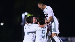 Jugadores del Tri Sub 20 festejan un gol