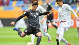 Macías durante el partido contra Japón 