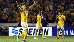 Tigres celebra una anotación frente a León 