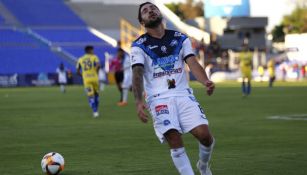 Sergio Riffo se lamenta durante un juego del Celaya