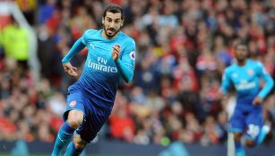 Mkhitaryan, durante juego del Arsenal 