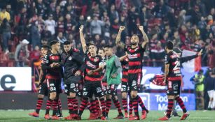 Xolos festeja victoria en la Liga MX 