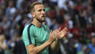 Harry Kane aplaude antes del comienzo de la Final de la Champions