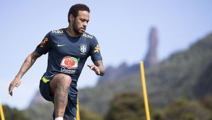 Neymar en entrenamiento con la Selección de Brasil 