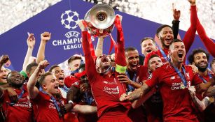 Jugadores del Liverpool festejando el título de la Champions 