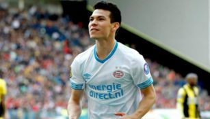 Lozano celebra gol contra el Vitesse 