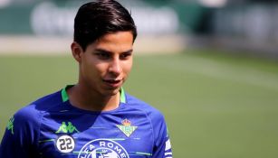 Diego Lainez, durante un entrenamiento del Betis