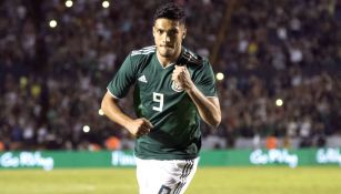 Raúl Jiménez celebra una anotación frente a Costa Rica 