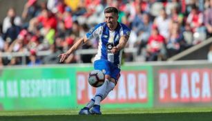 Héctor Herrera durante un partido con el Porto