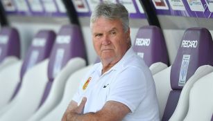 Guus Hiddink en partido con China