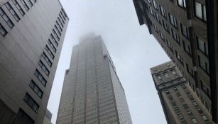 Edificio de Manhattan con humo tras impacto