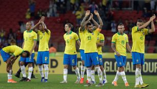 Jugadores de Brasil celebran victoria contra Honduras 