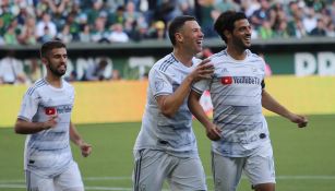 Carlos Vela festeja un gol con el LAFC