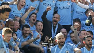 Pep Guardiola celebra título de la Premier League 