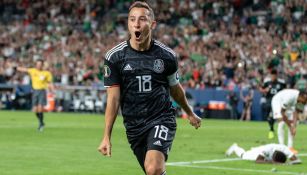 Guardado celebra una anotación contra Canadá en Copa Oro 