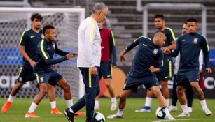 Tite, en un entrenamiento con Brasil durante la Copa América