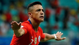 Alexis festeja anotación contra Ecuador 