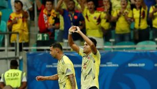 Cuéllar festeja gol contra Paraguay