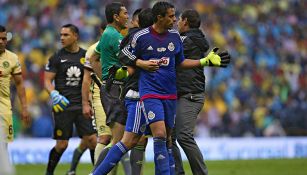 Toño, en su primer etapa con Chivas, durante un Clásico vs América