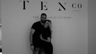 Adil Rami y Pamela Anderson durante un evento