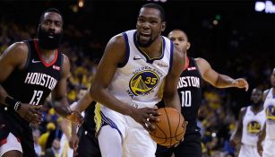 Kevin Durant en un partido contra los Rockets