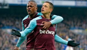 Javier Hernández festeja un gol con el West Ham