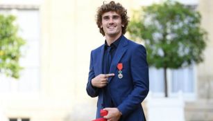 Griezmann posa durante un evento