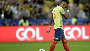 William Tesillo se lamenta tras fallar penalti con Colombia 