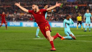 Manolas corre eufórico tras marcar el tercer gol