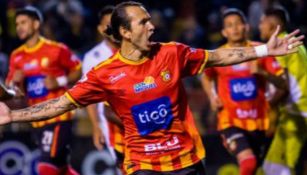 Arellano festeja anotación con Herediano 