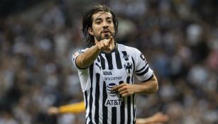 Pizarro festeja un gol con Monterrey en el Clausura 2019