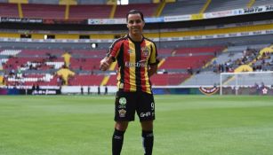 Omar Bravo, con la playera de la U de G