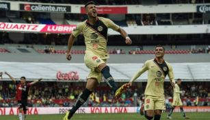 Guido Rodríguez celebra un gol con América