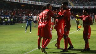 Jugadores del Veracruz celebran anotación contra Pachuca 