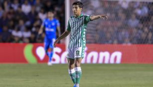 Diego Lainez durante un partido con el Betis