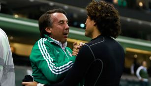 Azcárraga y Ochoa, en plática en el Estadio Azteca