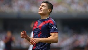 Ronaldo Cisneros lamenta una falla con Chivas 