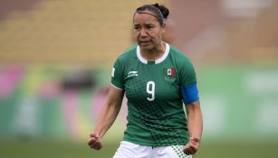 Charlyn Corral durante un juego de México