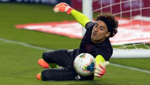 Guillermo Ochoa durante un entrenamiento con el Tricolor 