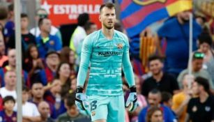 Neto, en un juego con el Barcelona