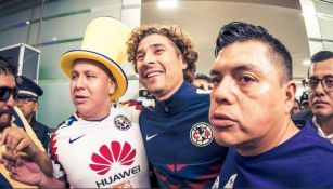 Memo Ochoa, feliz a su llegada a la Ciudad de México