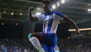 Zé Luis celebra uno de sus tres goles con el Porto