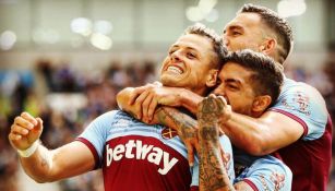 Chicharito Hernández en el festejo de su gol