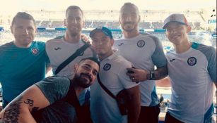 Jugadores de Cruz Azul en juego de Chargers