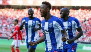 Zé Luís festeja su gol frente al Benfica