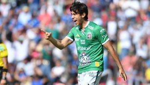 JJ Macías festeja un gol con el León