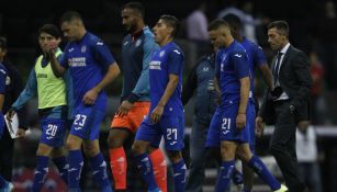 Jugadores de la Máquina salen tristes tras empate con Chivas