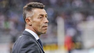 Pedro Caixinha, en un juego de Cruz Azul